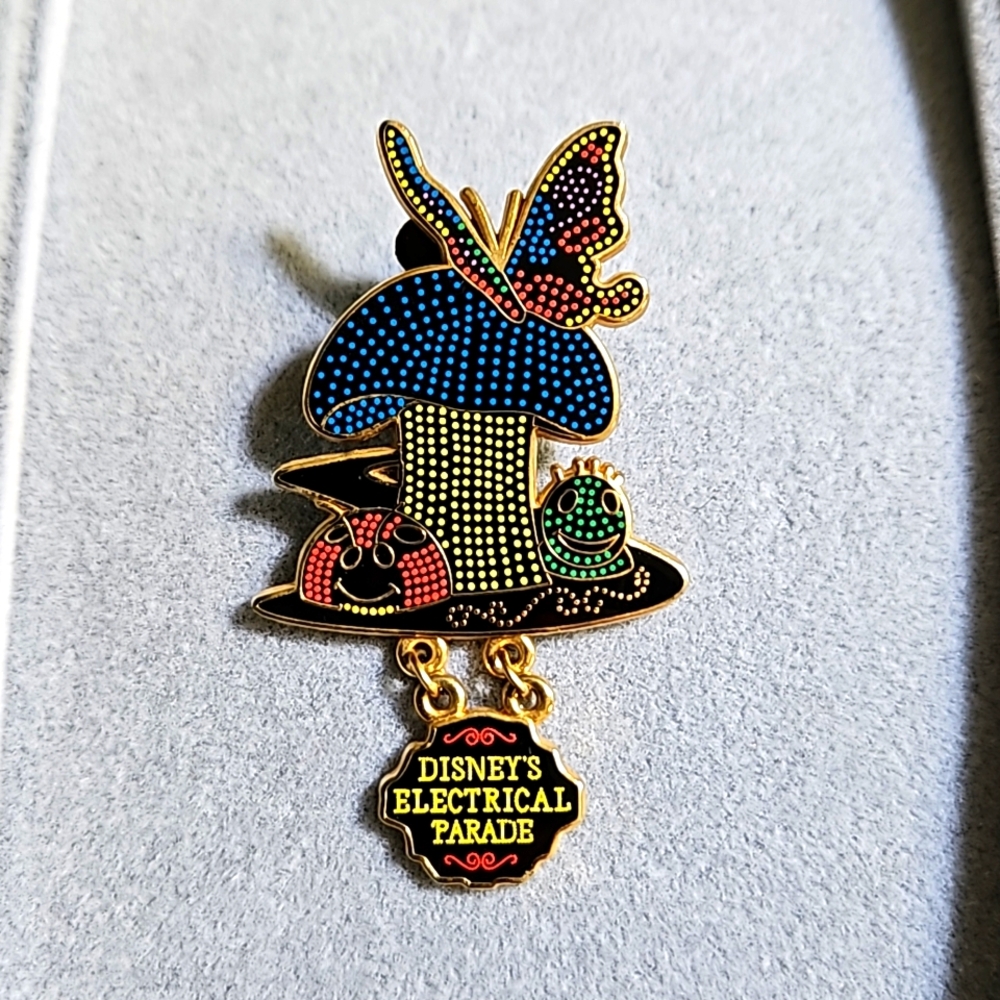 Collector Disneyland Electrical Parade Pin